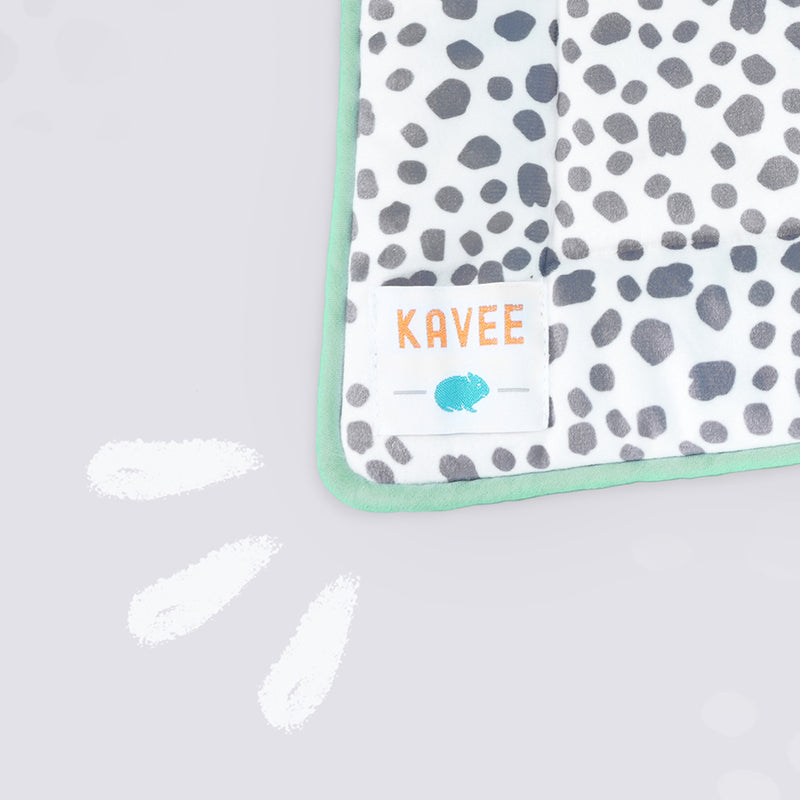 Kavee dalmatian print peepad product corner zoom in with illustration