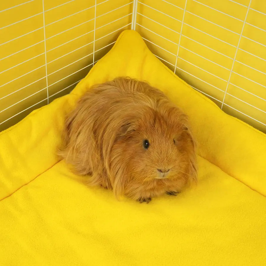 Lemon Amalfi fleece liner showing reverse Limoncello yellow side in cage