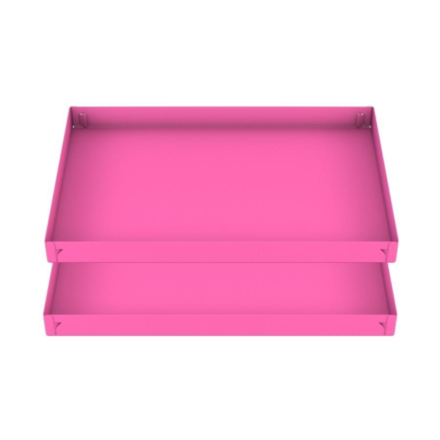 Coroplast cage liner outlet